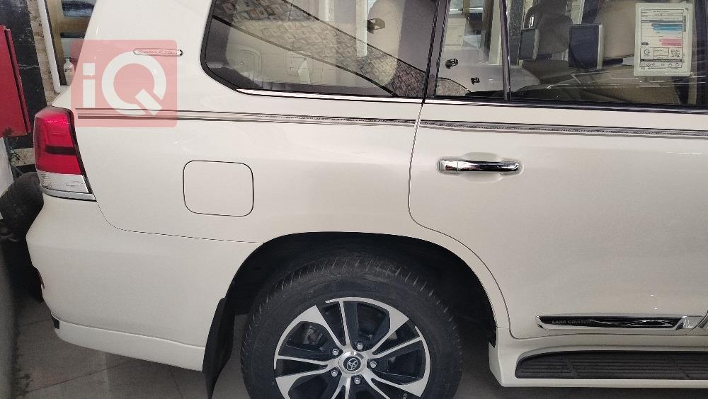 تويوتا لاندكروزر